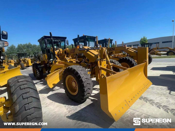 Mexico - 1 Unit SEM 922F Motor Grader & 1 LIUGONG CLG6618E Road Roller & 1 LIUGONG CLG365B Skid Steer Loader