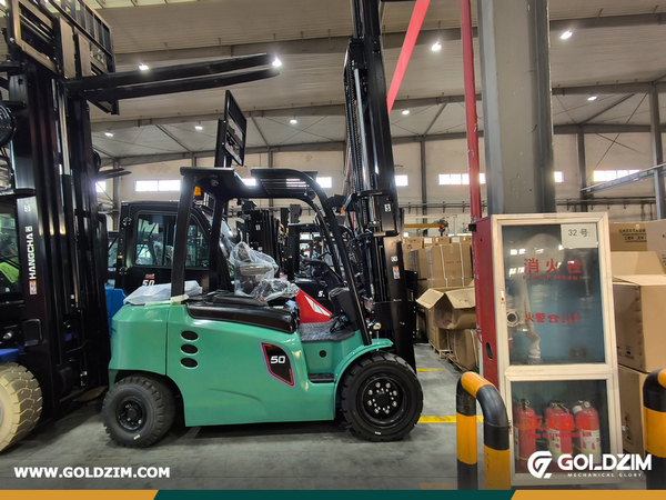 America - 1 Unit  EVANGEL CPD50-XXC4 Forklift