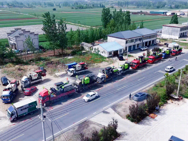 ZOOMLION Machine Escort Summer Grain Harvest