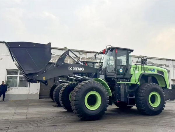 Global Leader! XCMG Methanol Mixed Loader Batch Delivery