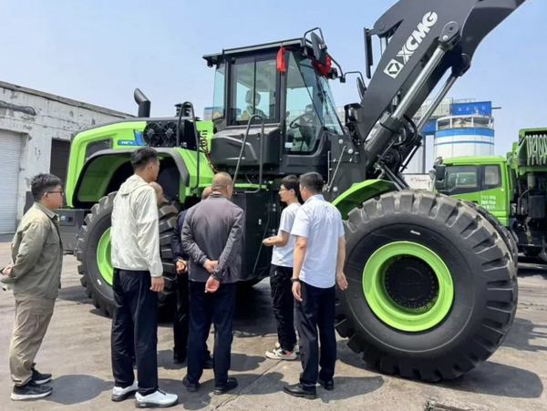 Global Leader! XCMG Methanol Mixed Loader Batch Delivery