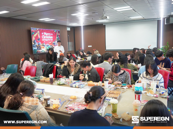 A Warm Christmas Celebration with the SUPEREGN Team