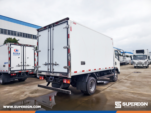 Chad - 1 Unit HOWO 5Ton CLW5040XLCZ6 Refrigerated Truck