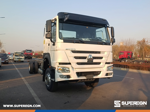 Mauritania - 1 Unit HOWO Truck Mounted Crane