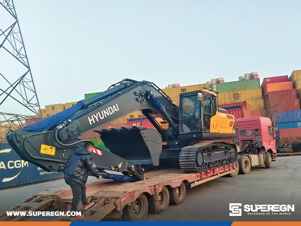 The United Arab Emirates - 2 Units HYUNDAI HX340HD Crawler Excavator