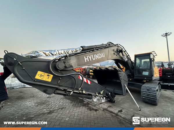 Algeria - 1 Unit HYUNDAI HX340HD Crawler Excavator