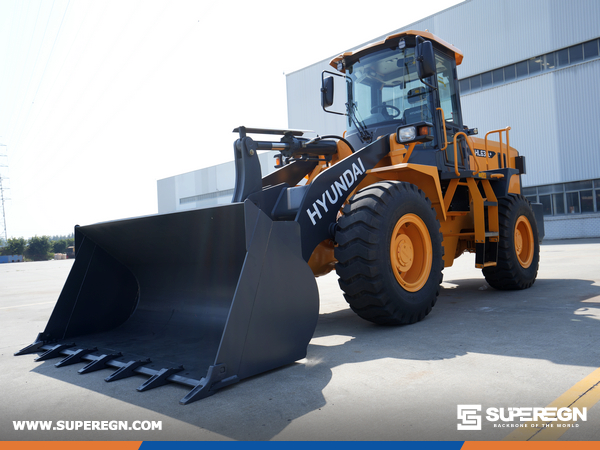Russia - 1 Unit HYUNDAI HL630L Wheel Loader