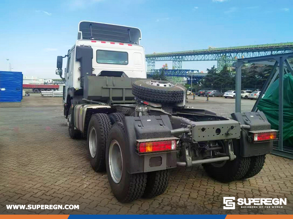 Guinea - 1 Unit SINOTRUK HOWO Tractor