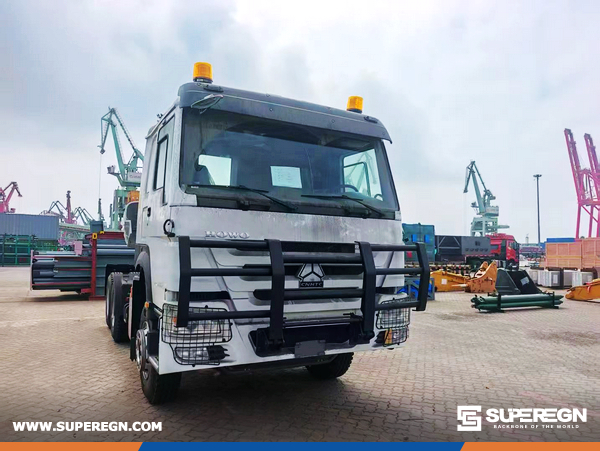 Guinea - 1 Unit SINOTRUK HOWO Tractor