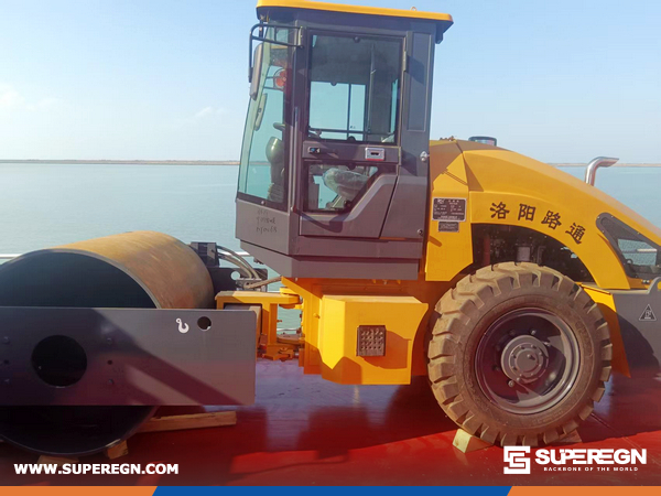 Algeria - 1 Unit LUTONG LTS308H Road Roller