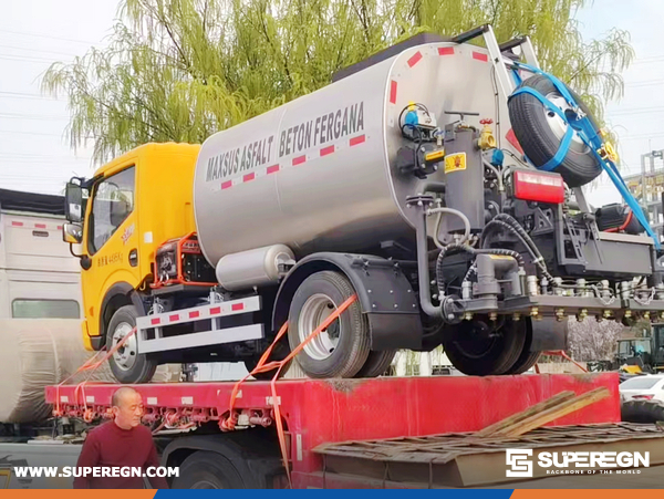 Uzbekistan - 1 Unit XCMG XLS305A  Asphalt Distributor
